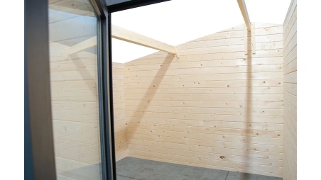 Abri de jardin en bois - 5x3 m + terrasse avec balustrade et avant-toit en bois - 25 m2