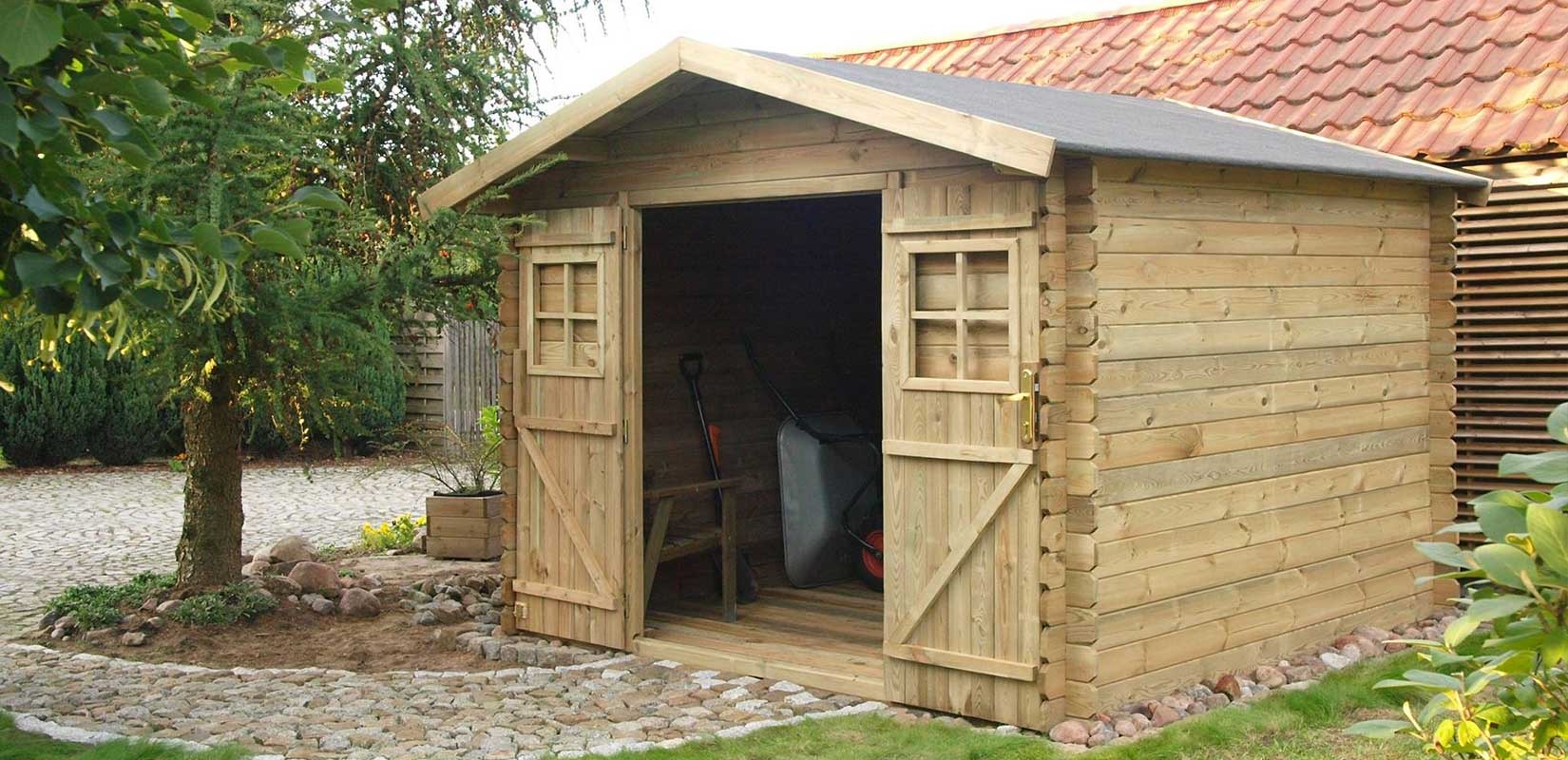 Bois ou plastique ? De quel matériau choisir pour un abri de jardin ? 